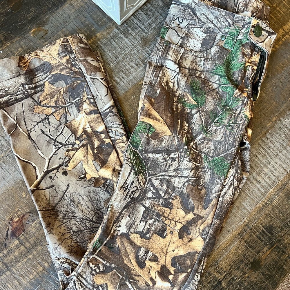 Womens under armour camo pants